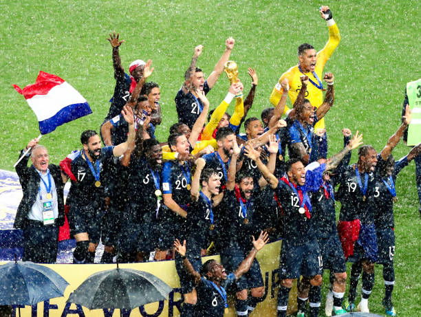 穆阿尼和卡 穆阿尼和卡